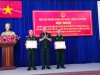 Phó Chủ tịch Hội CCB Thành phố Phạm Xuân Điệp trao Bằng khen cho 2 tập thể xuất sắc