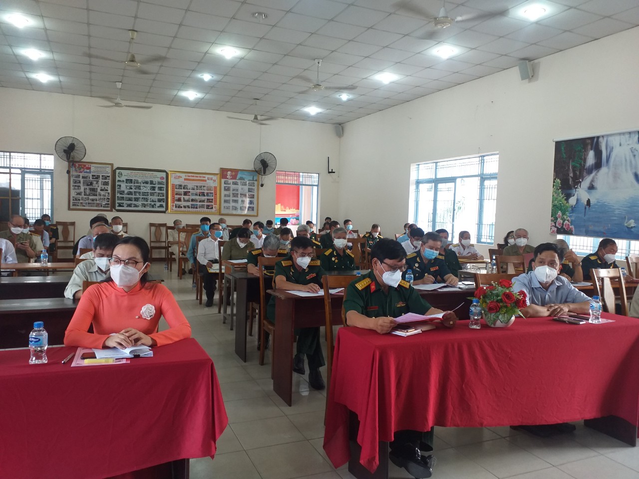 Các đại biểu tham dự hội nghị