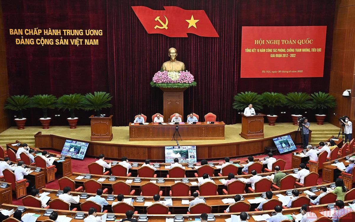 Quang cảnh Hội nghị toang quốc tổng kết 10 năm công tác phòng, chống tham nhũng, tiêu cực