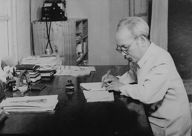 Chủ tịch Hồ Chí Minh (ảnh tư liệu)